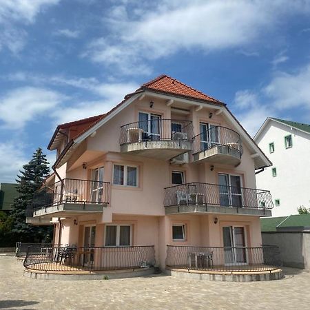 Abigel Apartmanhaz Balatonfüred Buitenkant foto